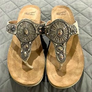Dansko beaded leather tan thong sandals EU size 38 - great condition